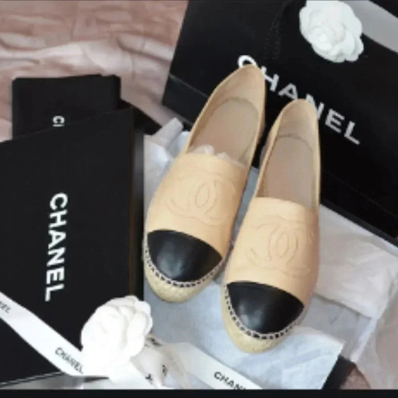 ✨❗️SOLD❗️CHANEL ESPADRILLE✨ - Picture 1 of 7